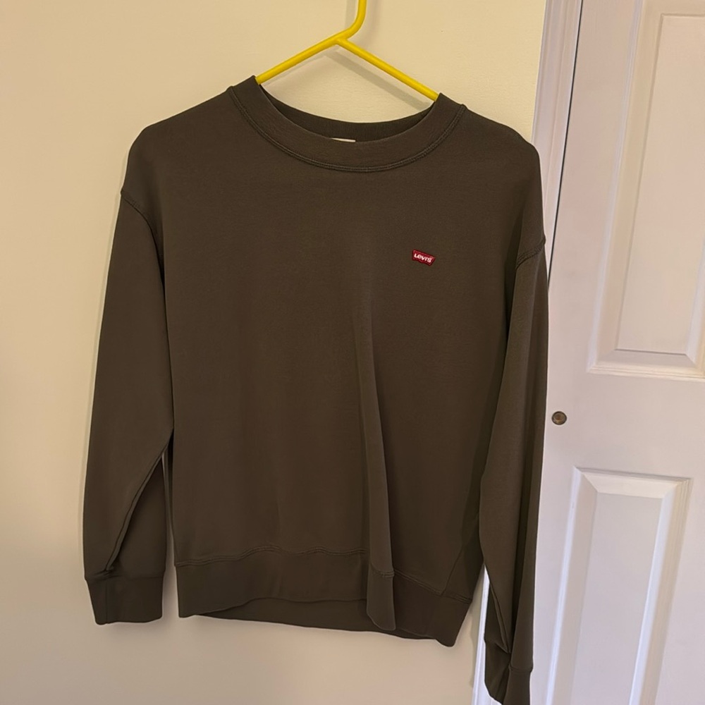 Levi’s crewneck sweatshirt